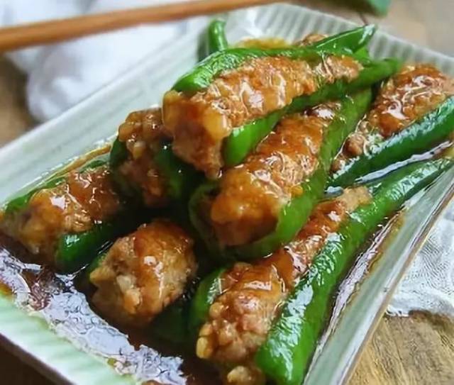 今天小编送上肉酿虎皮尖椒的家常做法 肉酿虎皮尖椒(成品图)