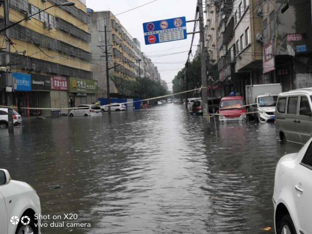 文化路,环城路,文明路,这几条道路积水相对严重,不少市民在6月19日的