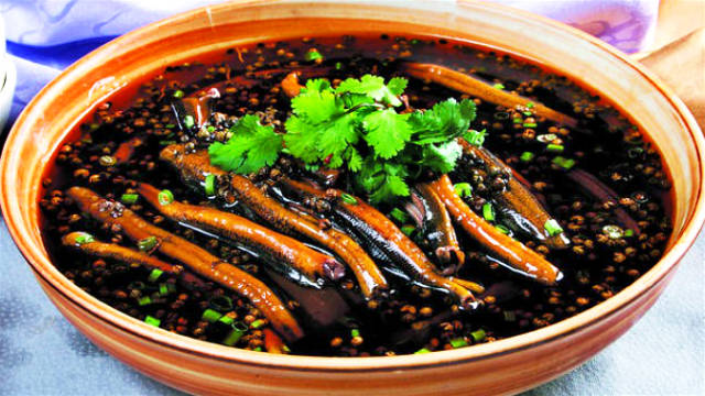 夏令之补黄鳝为首来看看古诗词文中的鳝鱼吧