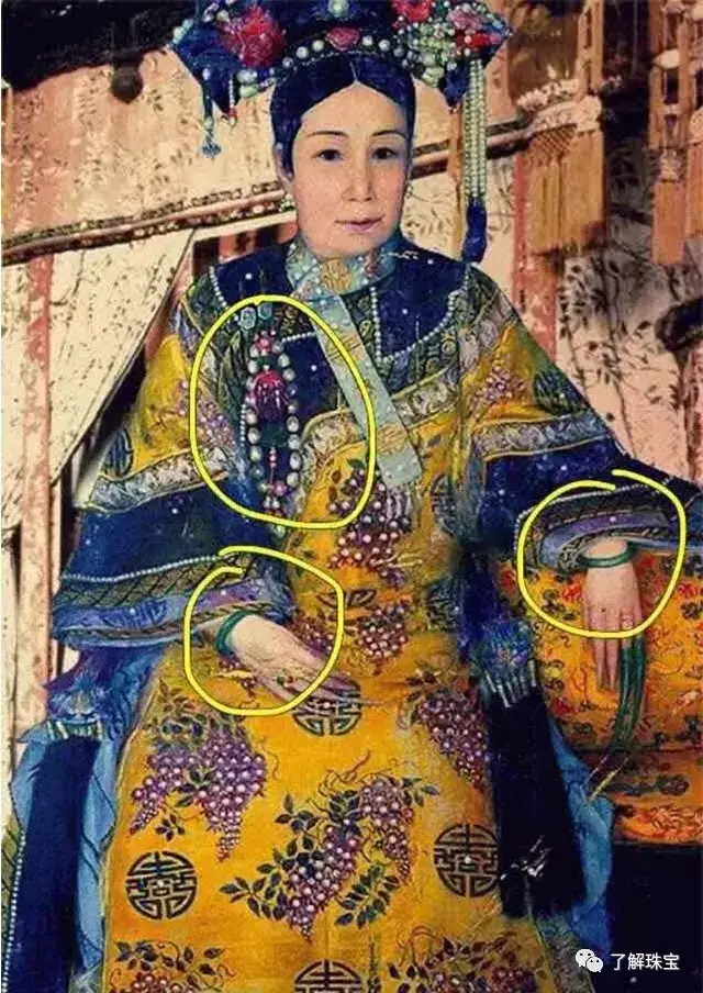"左手戴玉,右手戴银"这个说法准不准?