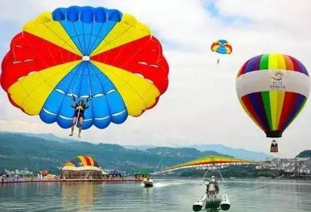 热气球可体验浪漫空中之旅;动力三角翼将振动微小的翅膀,带你飞翔在