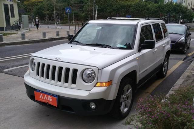 jeep-自由客豪华导航版,在重案六组里第一次见这车,我花13万买的