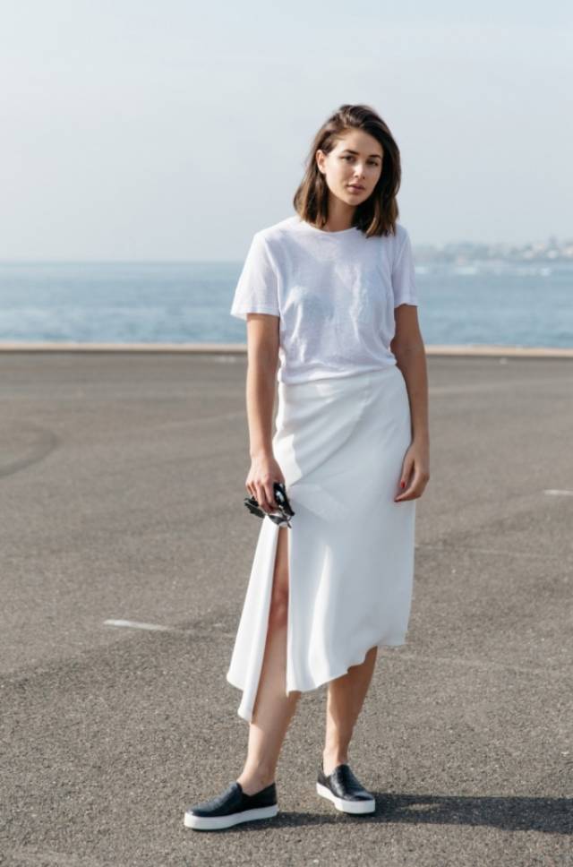 系扣裹身裙 这样的款式个性而有设计感!十分适