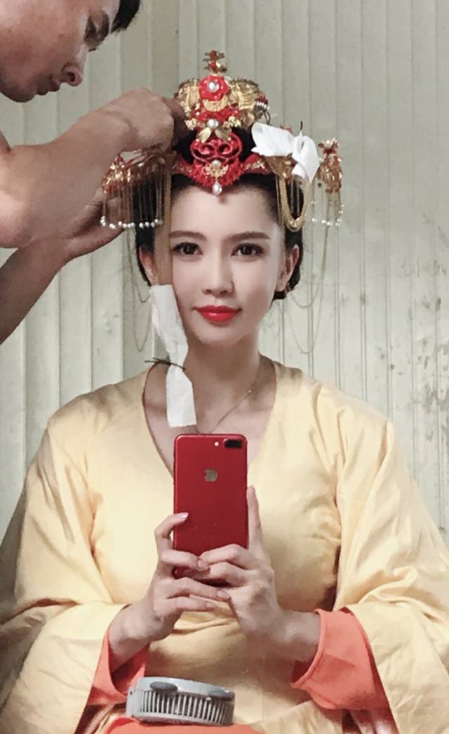 潘霜霜特地发博对观众的认可表示感谢"谢谢大家喜欢白芊姬,你们的