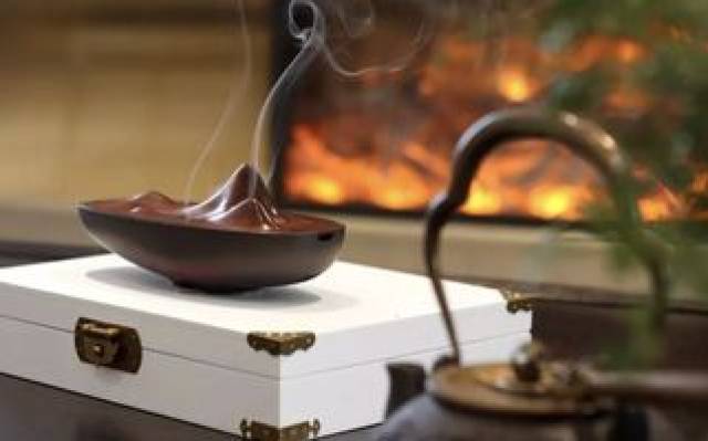 灵性,惬意的生活气息在空间弥漫,品茗焚香之余使人身心愉悦,恬适之感