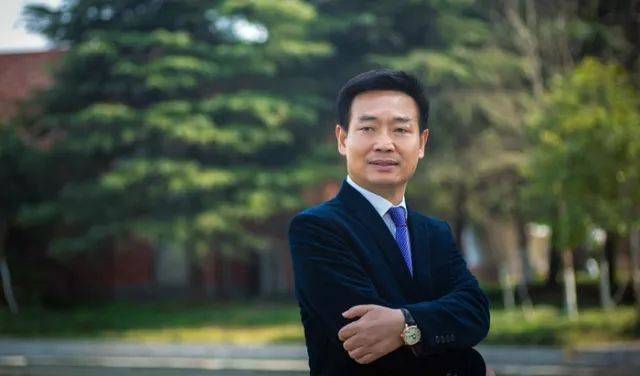 南通理工学院 | 陈明宇董事长寄语毕业生:人生道路中的每一步,该走的