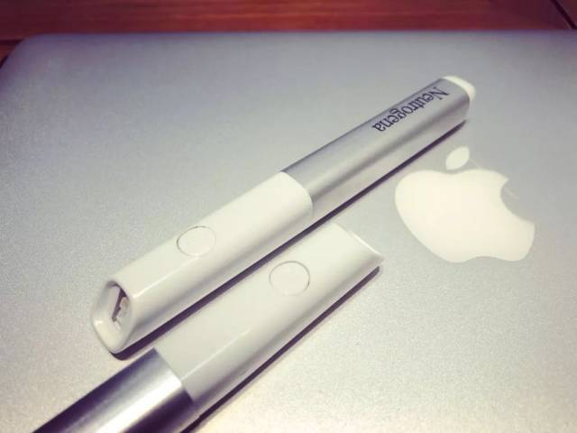 Neutrogena美国露得清祛痘笔红蓝光祛痘在手