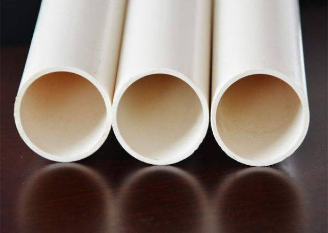 第一步 ▼ 首先,大家需要准备多个长度10寸(大约26公分)的宽形pvc管