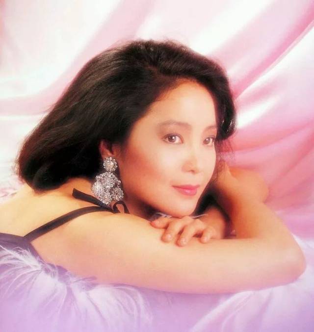 是才华横溢的歌仙陈歌辛先生写给妻子金娇丽的