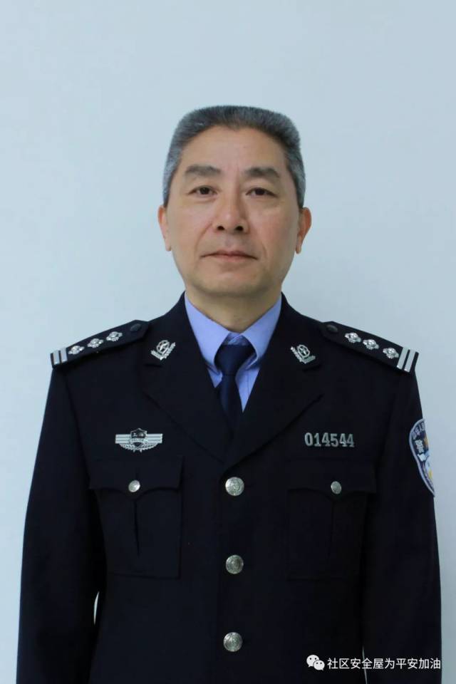 奉贤分局江海派出所冯松 奉贤分局南桥派出所冯晓春  奉贤分局公安