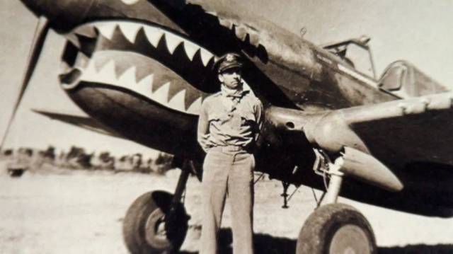 飞虎队员89岁开轰炸机兜风,老顽童百岁逝世时,全世界空军默哀