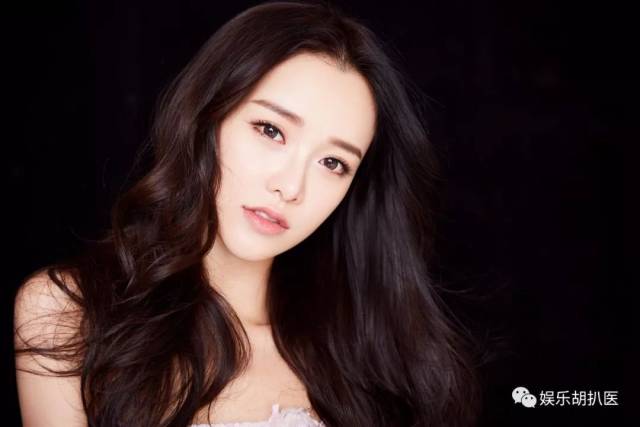 从美腿校花到演员黄一琳,女演员的进阶路要过