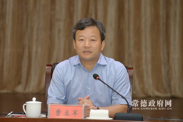 曹立军在市政府工作调度会上强调:全力确保"双过半"