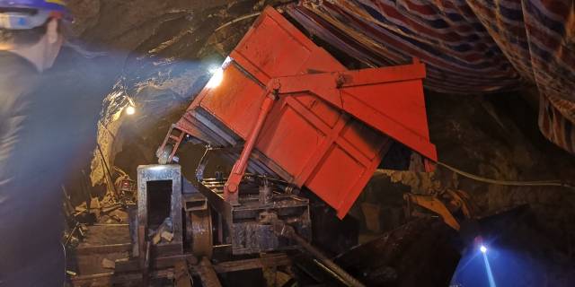 斜井扒渣机与斜井曲轨自卸式矿车斜井开拓(斜井开挖)