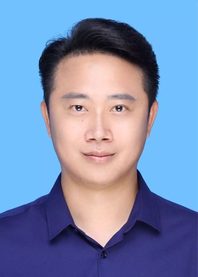 瞿琮新作《人民英雄纪念碑礼赞》陈辰作曲 孙海倪编配 王传越演唱 阳