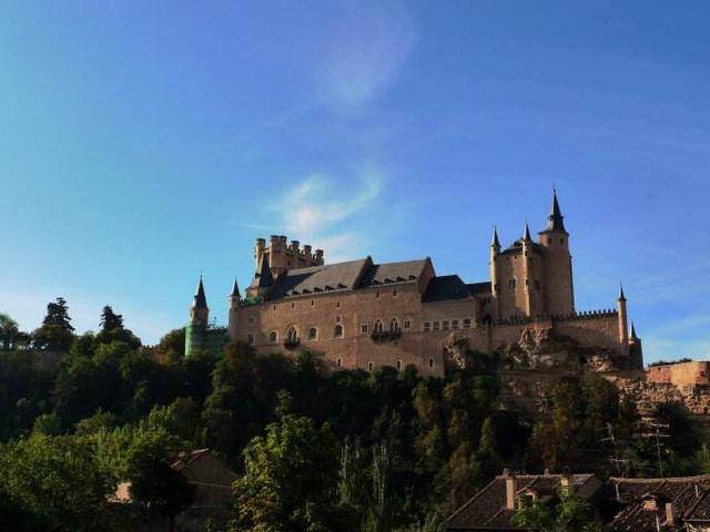 米兰古城位于若羌县米兰镇东6公里处,座落于罗布泊与阿尔金山脉的交会