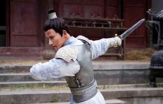 玄门大师的昆仑师兄,甜蜜暴击温暖学长,超级宠粉男神了解一下!