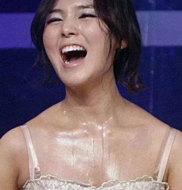 为什么夏天会有这么多宅女横行, 告诉你吧,原因很简单, 夏天的bra