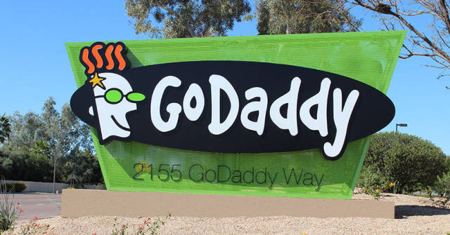 LOGOAPLUS-全球著名互联网域名注册商GoDaddy更新LOGO设计_搜狐网