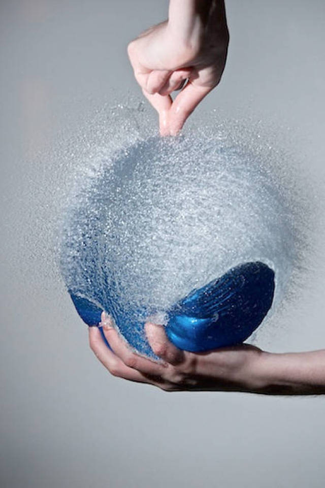 水气球破裂瞬间摄影