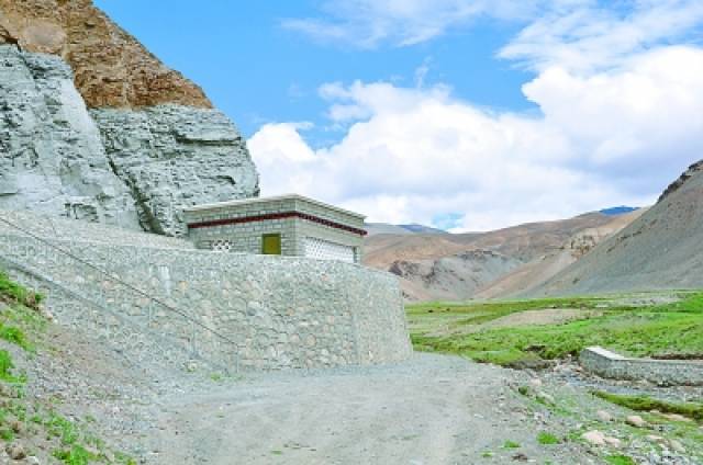 吉隆县阿瓦呷英山嘴 图片由作者提供