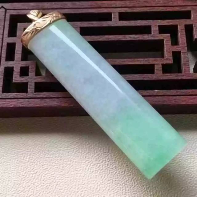 【18k金镶嵌天然翡翠柱子】