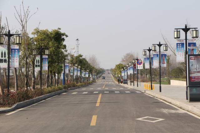 牌楼及小岗村友谊大道