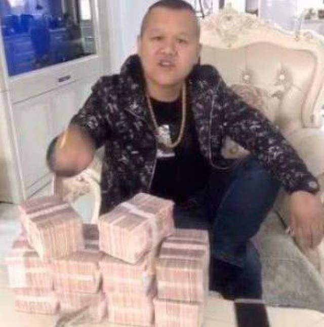 快手被坑的血本无归的4大土豪:米boss上榜,第一背负千万债务!