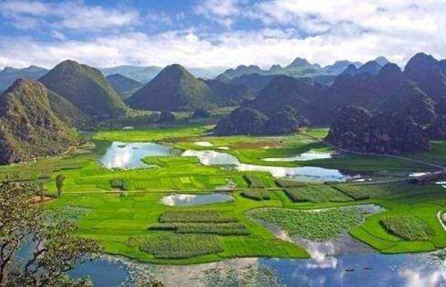 一水护田将绿绕