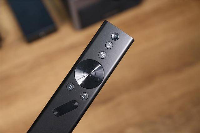 极米无屏电视h2 slim:不分昼夜,随时随地大片想看就看!