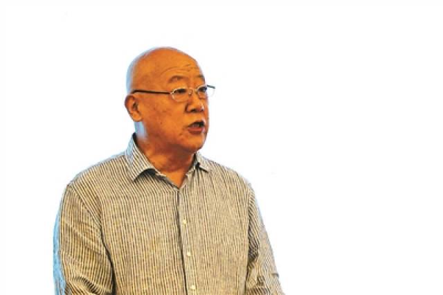 云光水色运河秋,满径槐花感旧游,无恙蒲帆新雨后,一支塔影认通州.