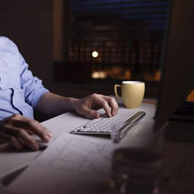 一心看球,无奈加班,准备看重播. 看世界杯后