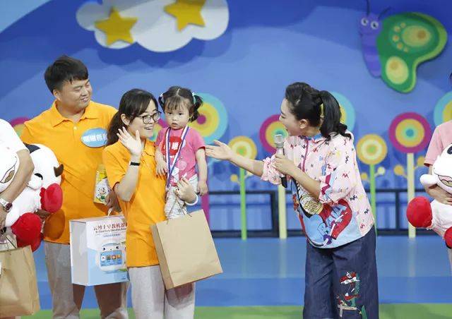 聚焦| 萌娃来袭,又一批红黄蓝宝宝登上央视七巧板舞台