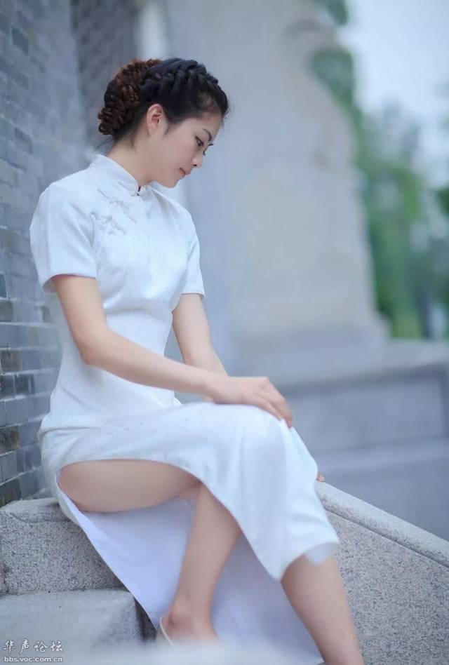 它孕育着智慧,涵含运筹帷幄之中的灵秀;蕴藏着决胜千里之外的魄力!