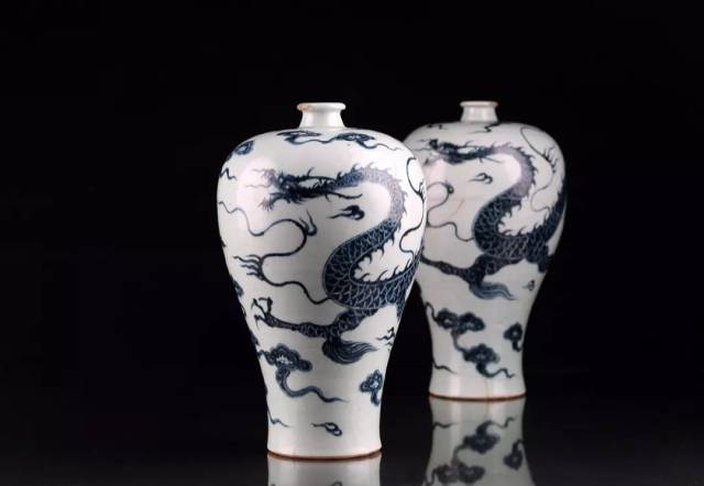 元青花雲竜紋梅瓶 賞物観賞瓶 現代工芸品 陶磁器 装飾品 花瓶 花器 元青花雲竜紋梅瓶 賞物観賞瓶 現代工芸品 陶磁器 装飾品