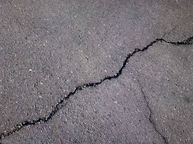 水泥地面开裂的原因以及如何预防地面开裂?-力特克