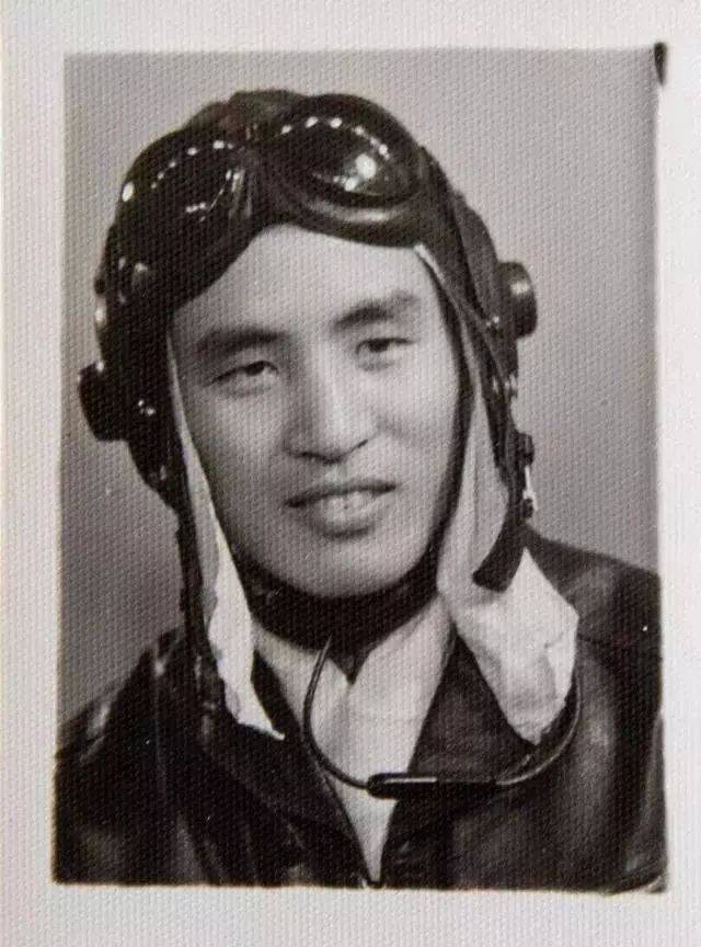 东航1998年迫降机长倪介祥:平平淡淡才是真