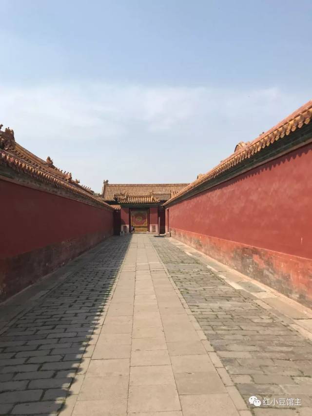 我在故宫扒门缝