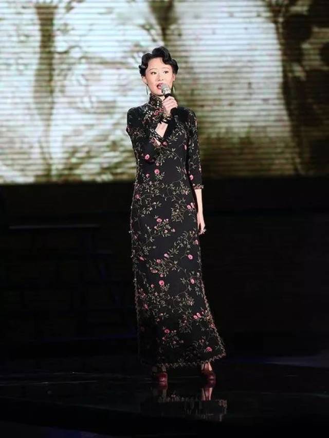 《金陵十三钗》中的旗袍美如画,展示东方女性独有的气质!