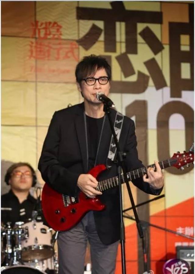 无论是歌手或是普通大众,罗大佑始终是我们无法回避的时代.