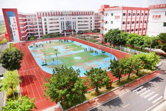 宣威榕城中学图片