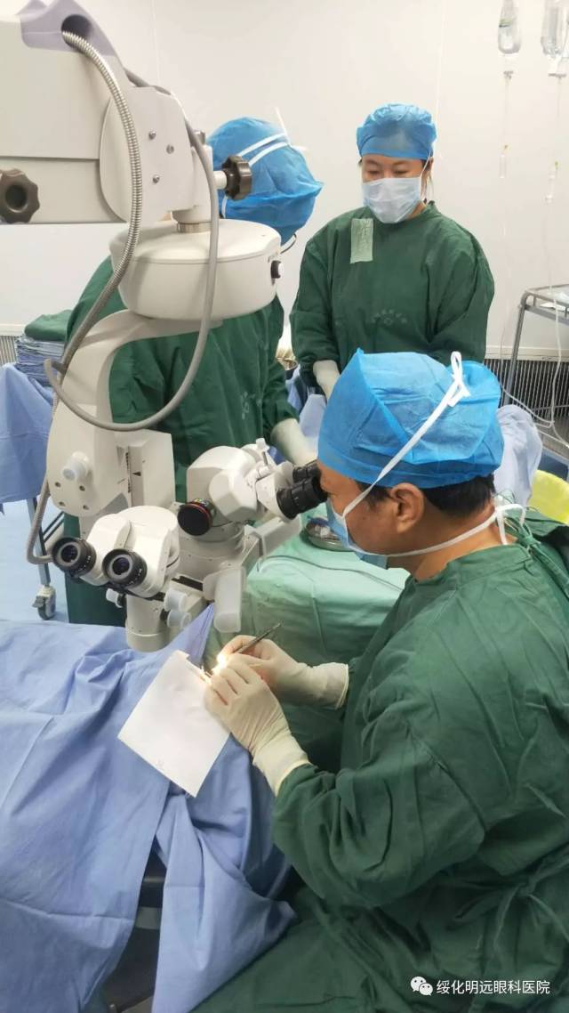绥化明远眼科医院成功为百岁老人进行白内障手术!