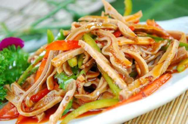 说到猪肚,这个肚的读音(dǔ)是三声,但大叔小的时候不知道这个"肚"是