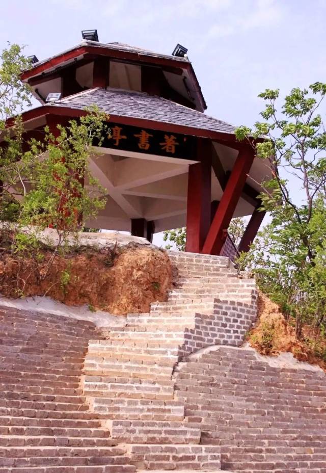 这里就是鹤壁许沟村,许沟村位于淇滨区金山办事处西部,村民的先祖自元