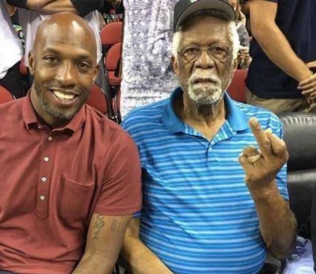 指环王在NBA年度颁奖典礼竖中指是什么梗?常