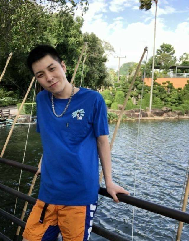 最近某直播平台的一位主播再次展现自己的"高素质",王小国是一位拥有