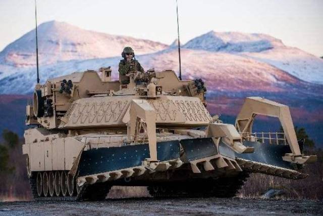 m1a1"艾布拉姆斯"变种,坦克中的蜘蛛侠,m1装甲破障车