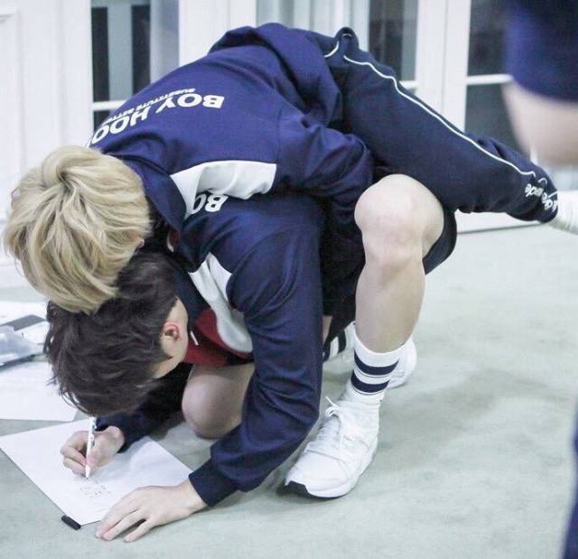 泰泰一定得了柾国病 时刻都要黏着