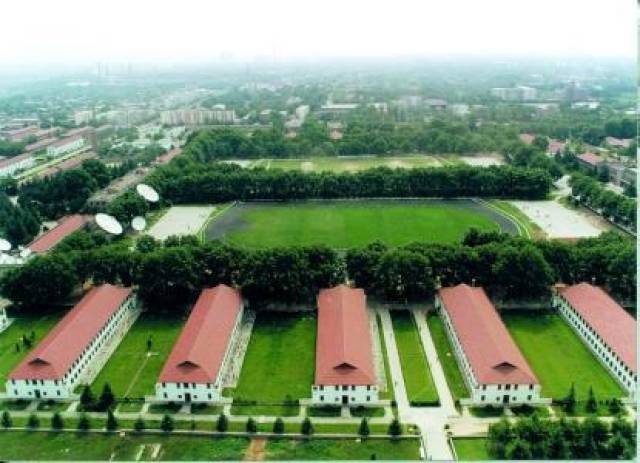 这所军校真的很厉害有33个语种外语专业1998年取得博士授予权