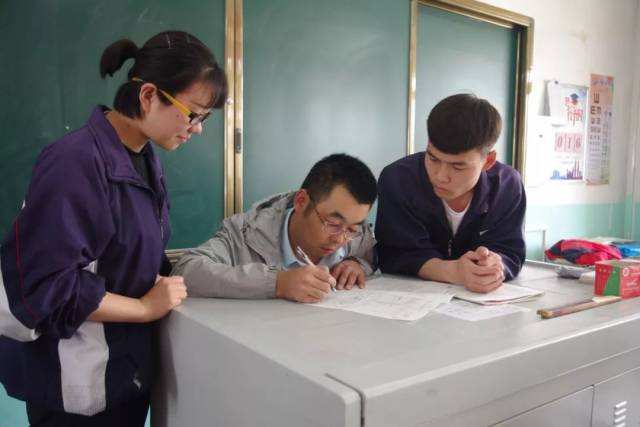 迈向更大胜利的保德中学